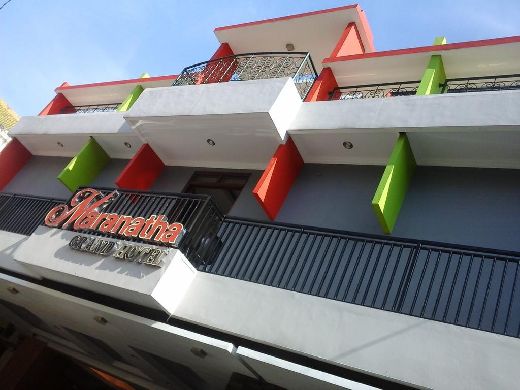 มรานัทธา แกรนด์ โฮเต็ล Hotel ยอกยาการ์ตา ภายนอก รูปภาพ