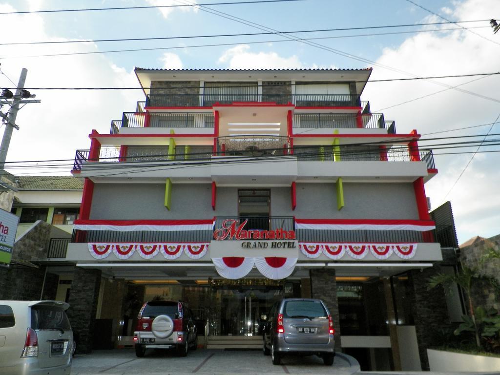 มรานัทธา แกรนด์ โฮเต็ล Hotel ยอกยาการ์ตา ภายนอก รูปภาพ