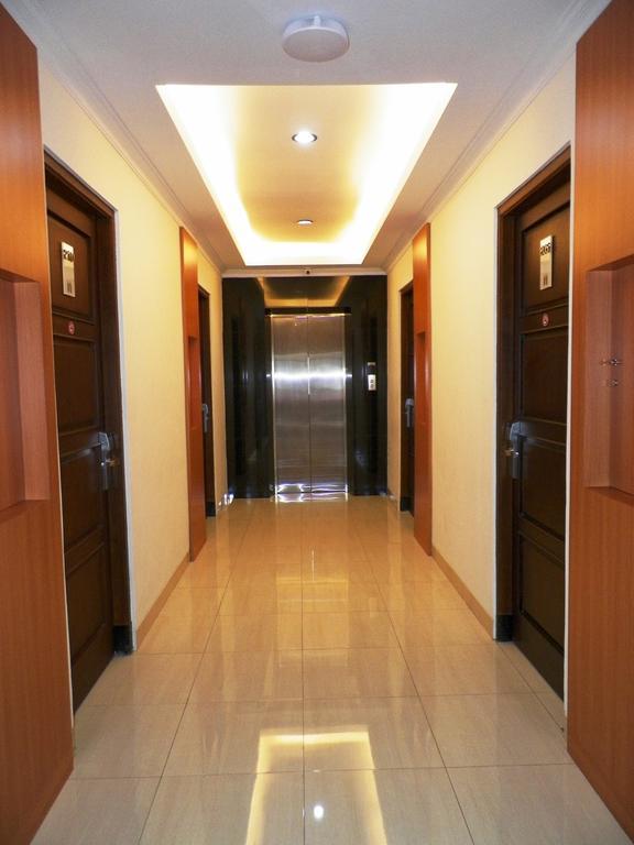 มรานัทธา แกรนด์ โฮเต็ล Hotel ยอกยาการ์ตา ภายนอก รูปภาพ