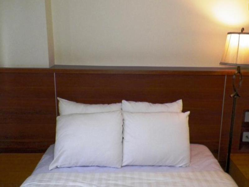 มรานัทธา แกรนด์ โฮเต็ล Hotel ยอกยาการ์ตา ภายนอก รูปภาพ